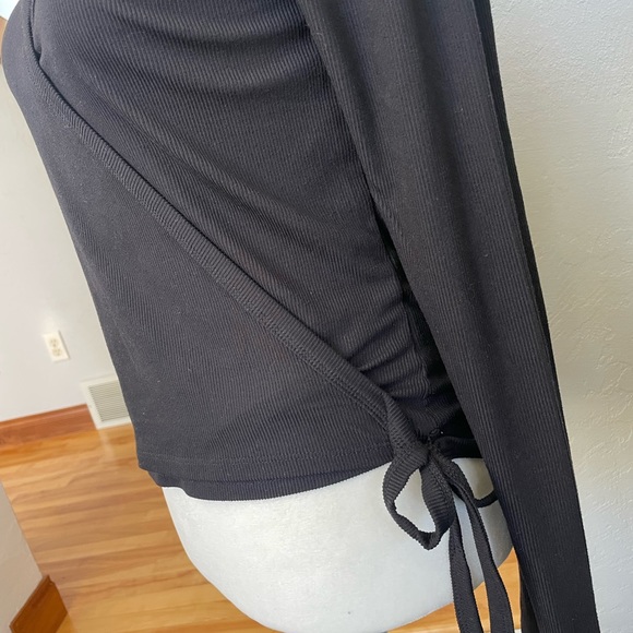 NWOT One Step Up Vintage Wrap Top - Picture 4 of 8